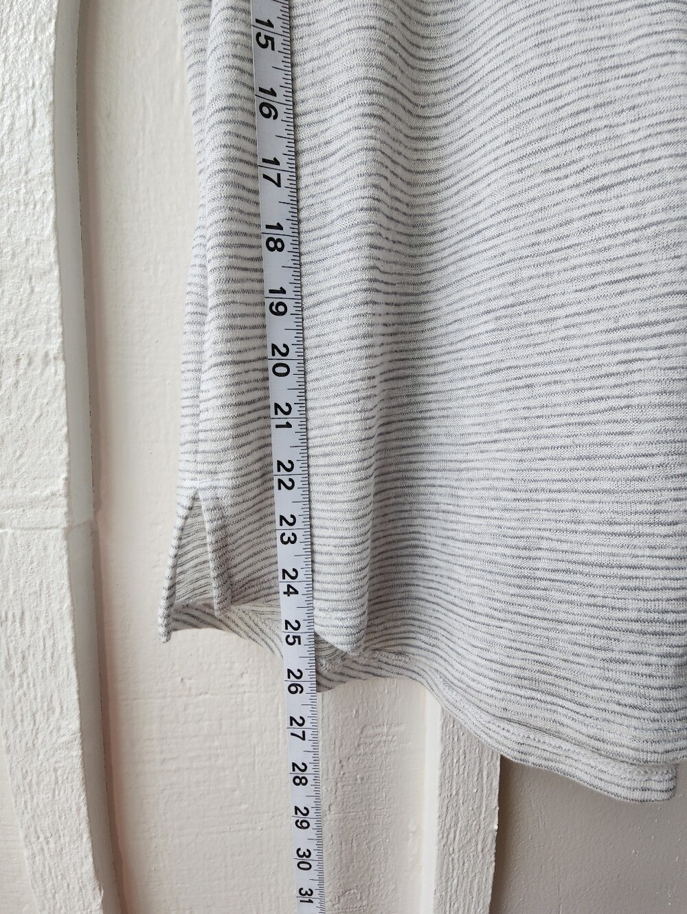 Athleta Breezy Tank Top Grey Striped Sleeveless Crew Neck Size Small - Picture 9 of 12